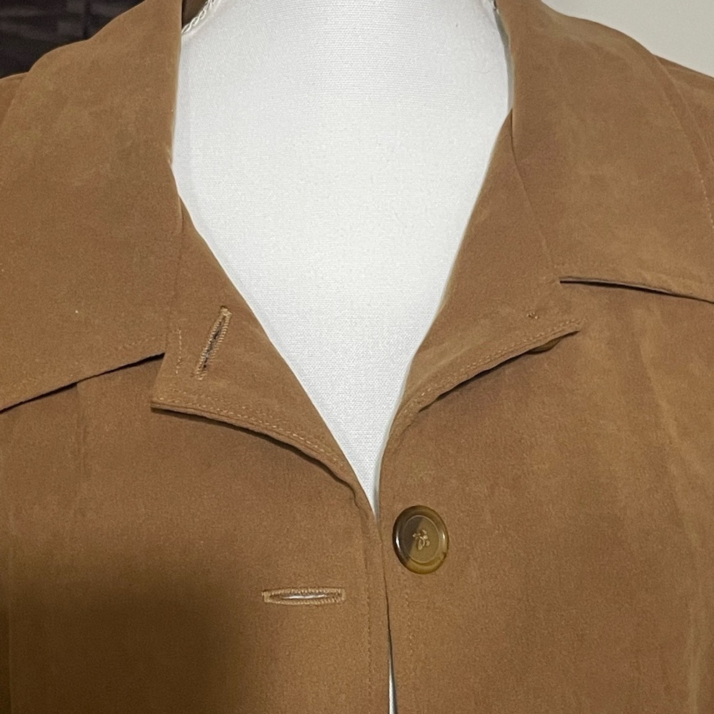 Briggs New York Petite Women's Tan Blazer, Suede like Feeling but Lightweight. - Picture 6 of 13